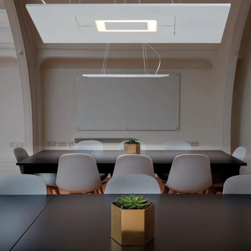 DUPLICO Flache quadratische LED Hängeleuchte mit Raffinesse