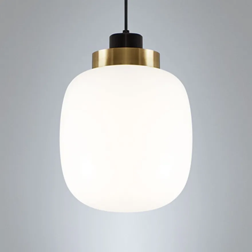 LEGÈR Opalglas-Pendelleuchte mit LED