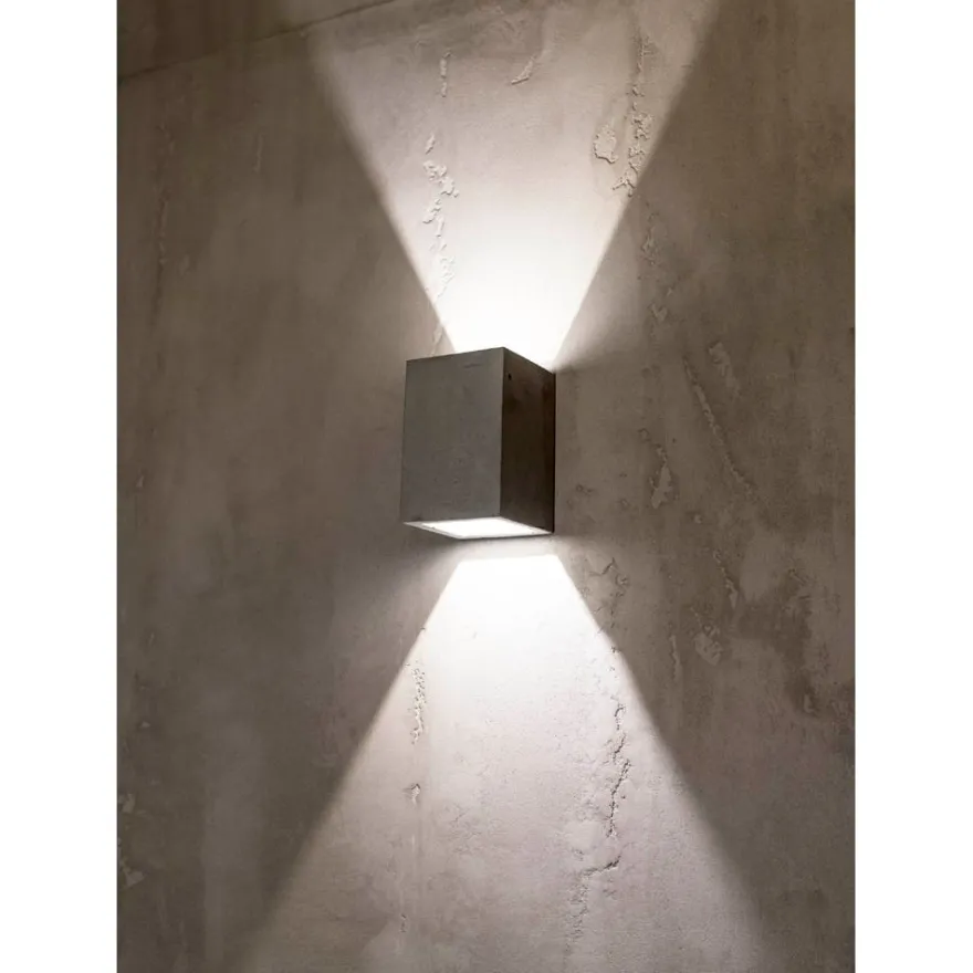 ORTHO MINI Kleine LED Beton-Wandleuchte