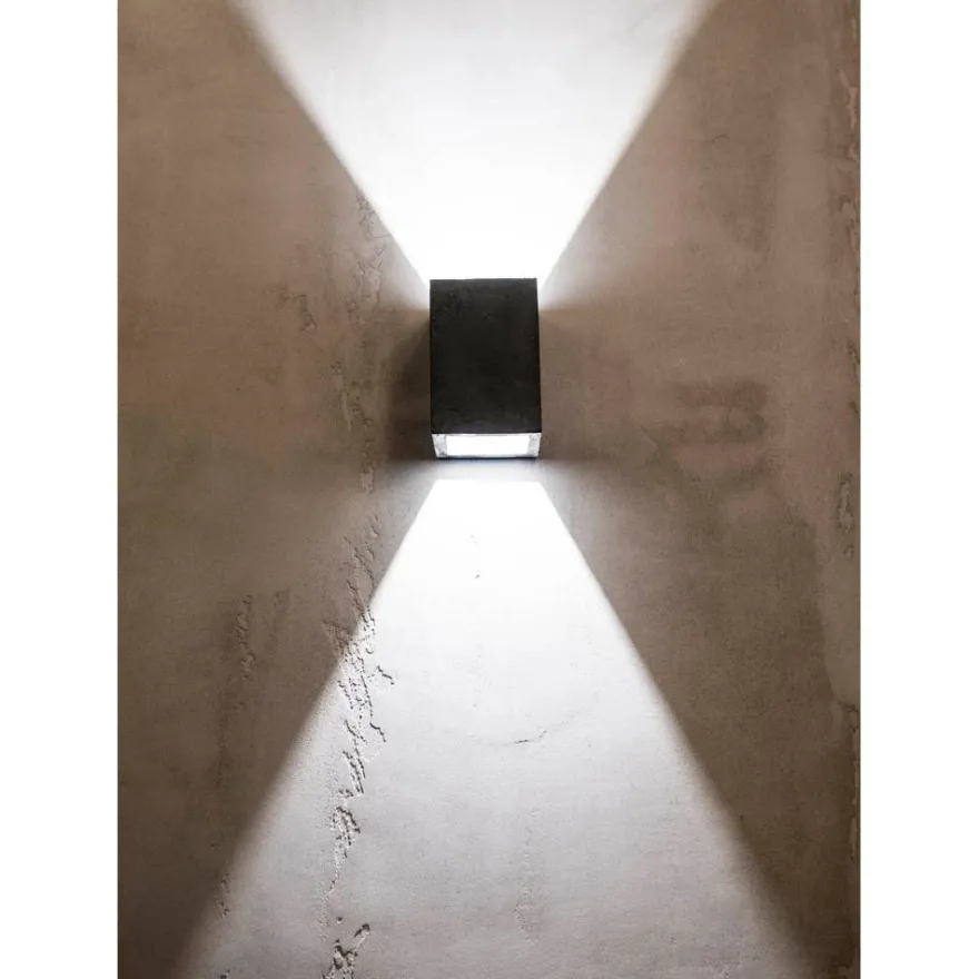 ORTHO MINI Kleine LED Beton-Wandleuchte